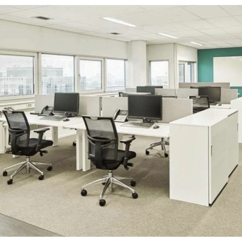 bureaustoel AIR-01 aan bureaus in eiland