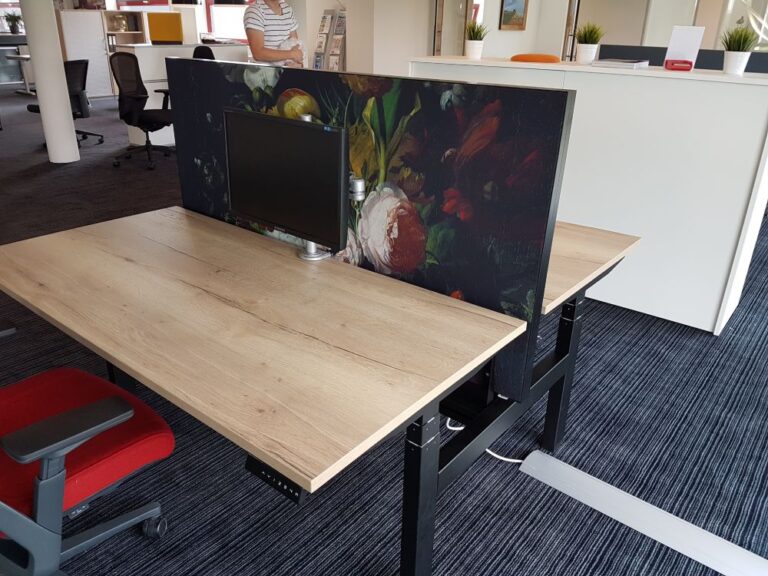 geluiddempende bureau tussenwand
