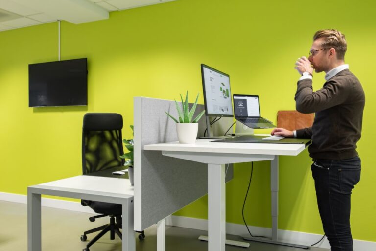 geluiddempende bureau scheidingswand