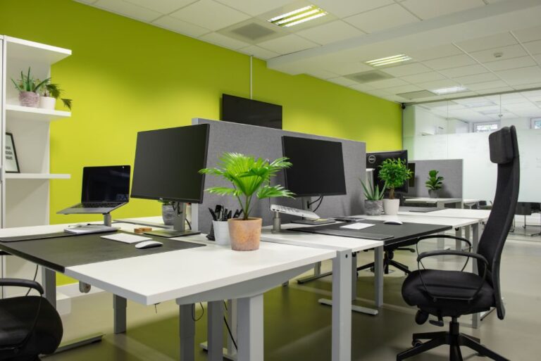 geluiddempende bureau scheidingswand