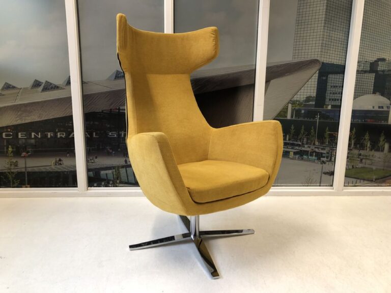 Mamo fauteuil met hocker