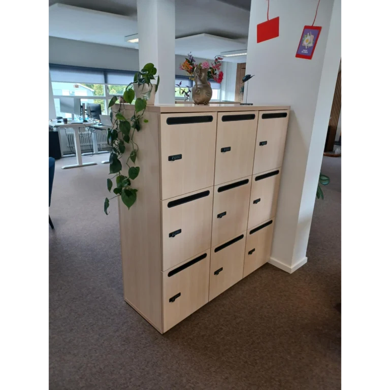 lockers hout met postvak 3 naast en 3 boven elkaar met topblad kleur beuken