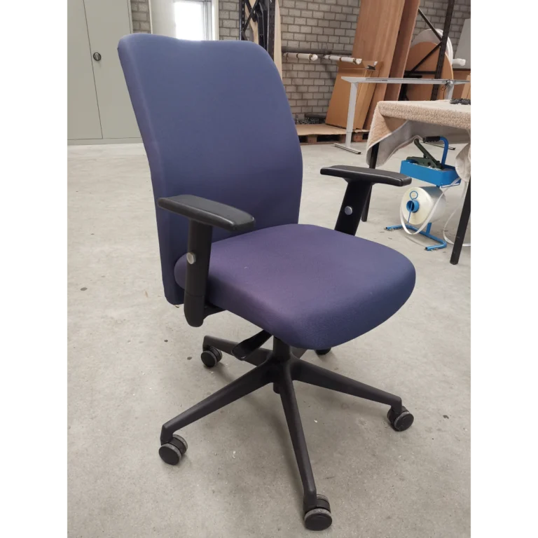tweedehands bureaustoel met armleggers